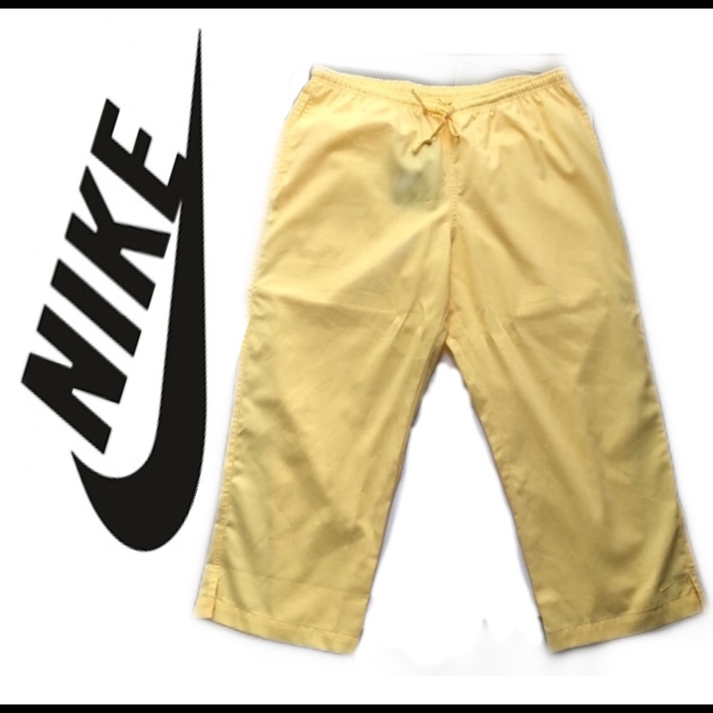 Nike Organics banana Yellow lounge Capri, Size L